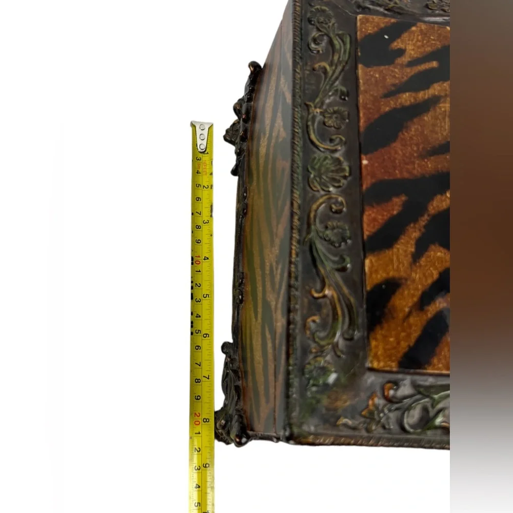 Jewlery Box Tiger Animal Print 11x8x6 Brown Vintage Patina Velvet Lining Rare
